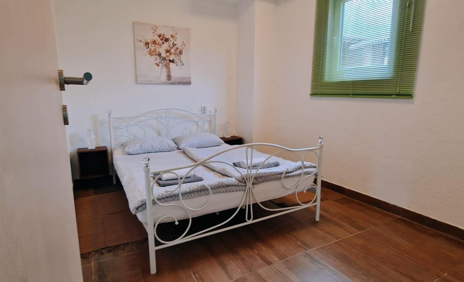 Apartman Lena Tusilovic Bagian luar foto