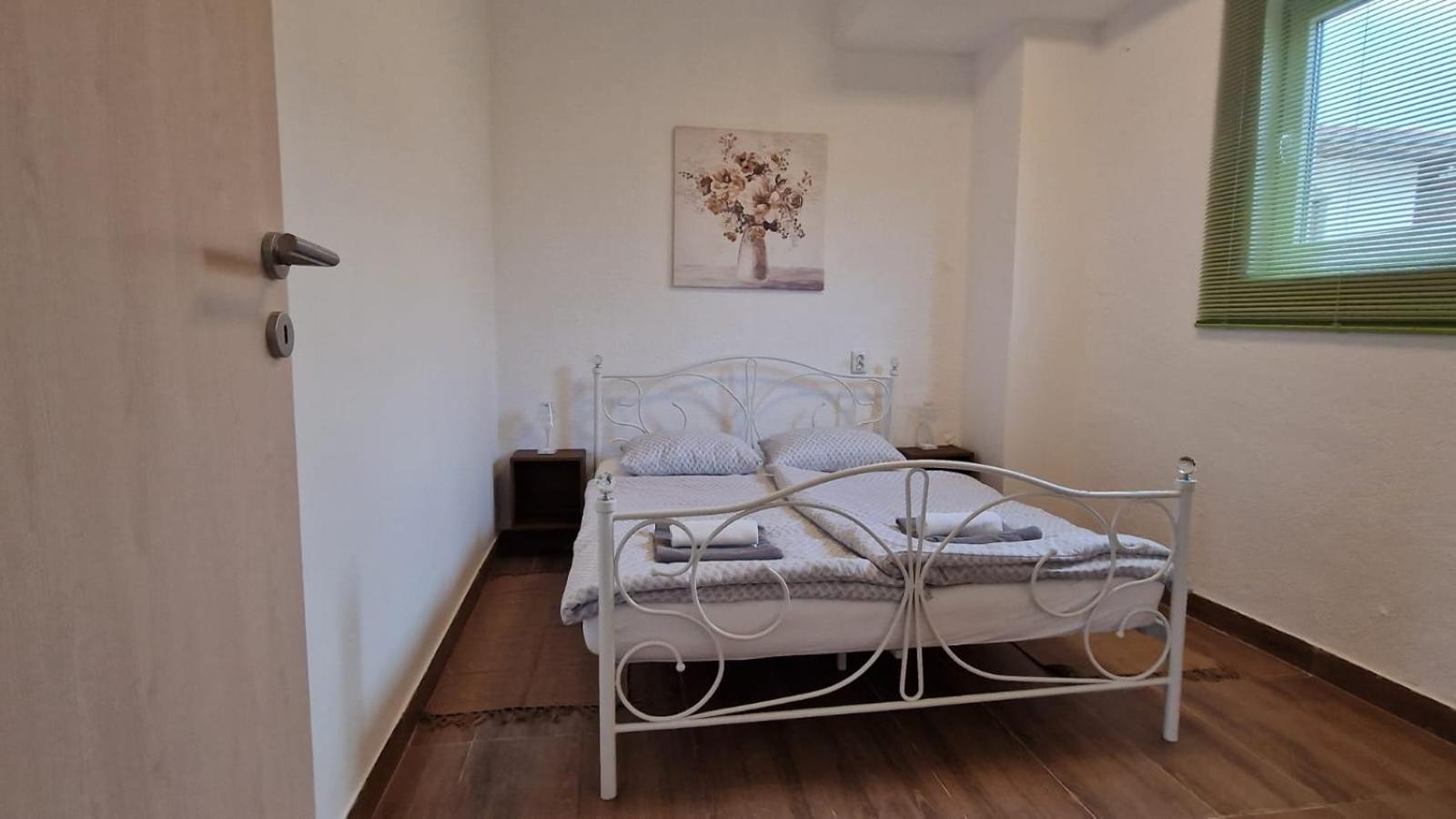 Apartman Lena Tusilovic Bagian luar foto