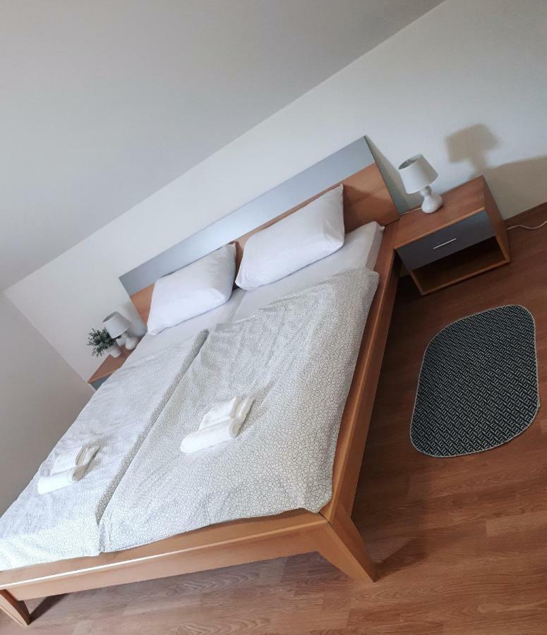 Apartman Lena Tusilovic Bagian luar foto