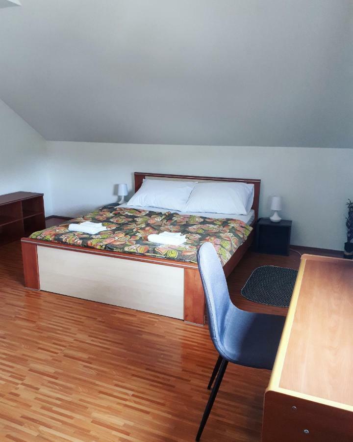 Apartman Lena Tusilovic Bagian luar foto