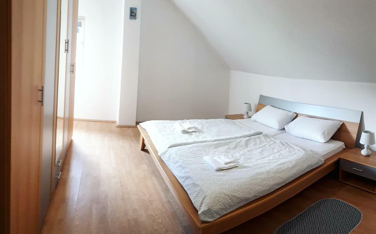 Apartman Lena Tusilovic Bagian luar foto
